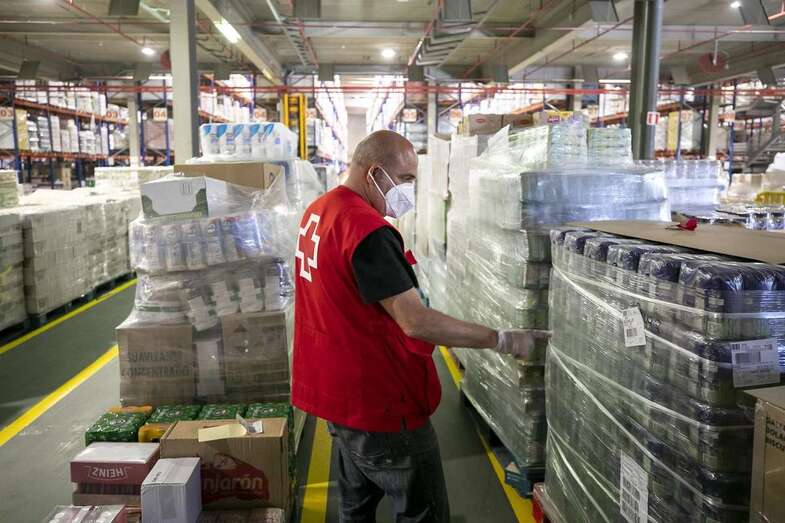 Hiperdino dona alimentos a Cruz Roja (Foto TA)